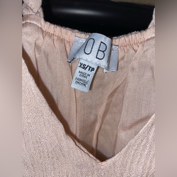 Tobi cute light pink double strap front cross flowy tank top - Picture 3 of 7